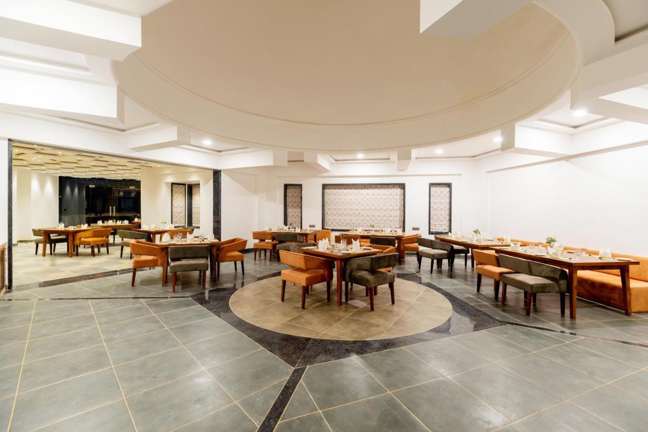 Traavista Aravali Mahal Hotel Udaipur Exterior photo