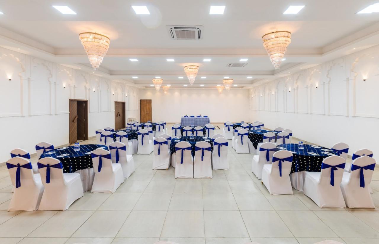 Traavista Aravali Mahal Hotel Udaipur Exterior photo