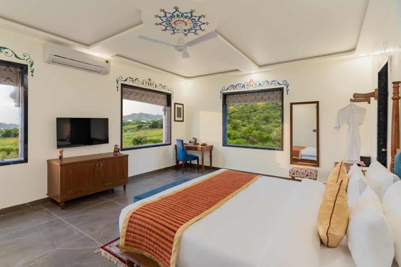 Traavista Aravali Mahal Hotel Udaipur Exterior photo