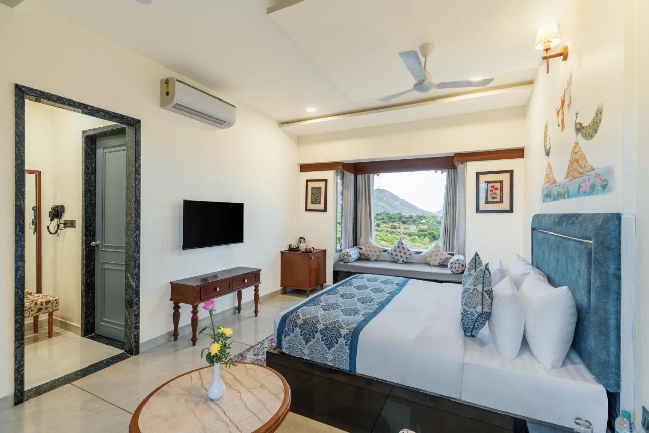Traavista Aravali Mahal Hotel Udaipur Exterior photo