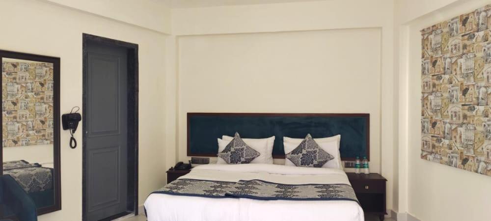 Traavista Aravali Mahal Hotel Udaipur Exterior photo
